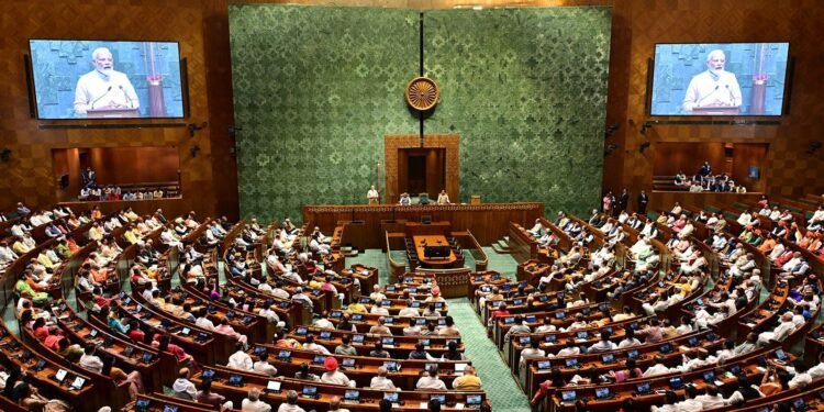 ‘वन नेशन, वन इलेक्शन’ बिल लोकसभा में आज होगा पेश, BJP ने जारी की व्हिप, विरोध की तैयारी में विपक्ष