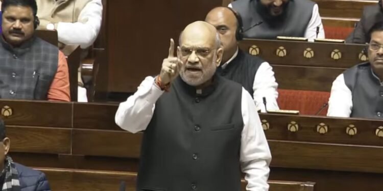 ‘मोहब्बत दुकान से बेचने की चीज नहीं, दिल में बसाने का जज्बा है’, राज्यसभा में कांग्रेस पर जमकर बरसे शाह