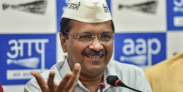 टूटे वादे और भ्रष्टाचार के आरोप: क्या आम आदमी पार्टी को एक और मौका मिलना चाहिए?