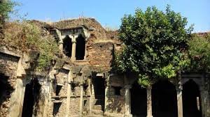 सोनभद्र में यहा है अगोरी दुर्ग मंदिर, आस्था ऐसी है कि दूर दराज से आते हैं भक्त, जानें इतिहास